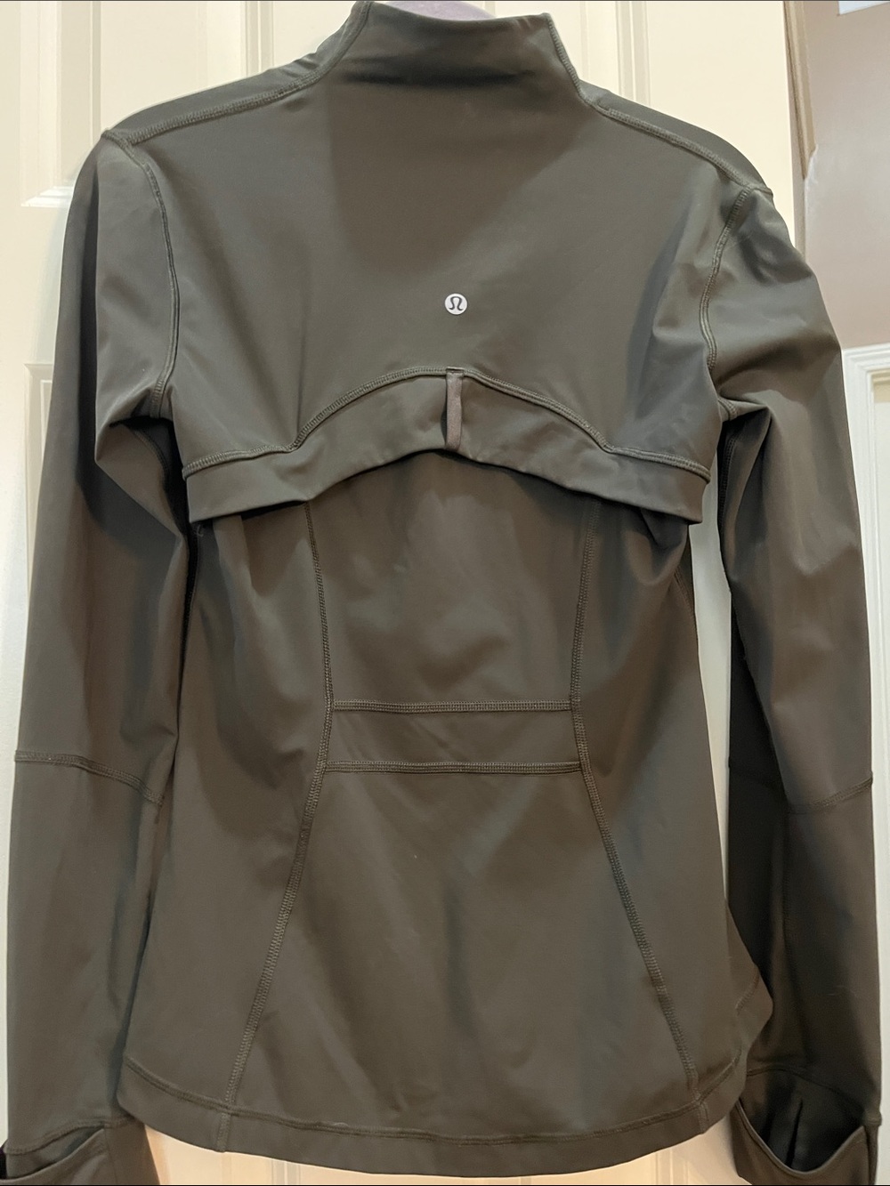 Lululemon Define Jacket with Nulu material Olive Green size 6 - Picture 8 of 10